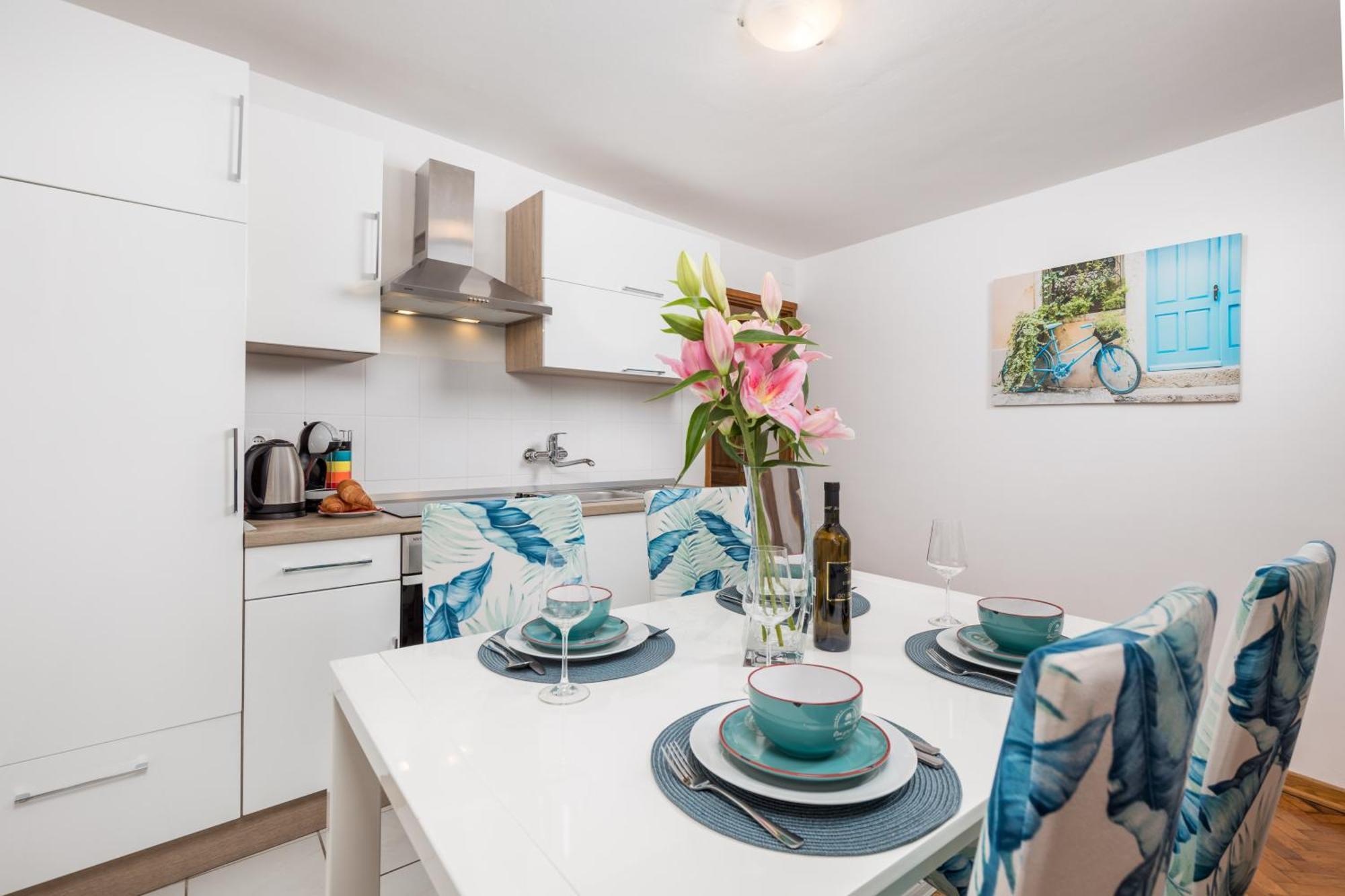 Sorgenfrei Apartment Ровінь Екстер'єр фото